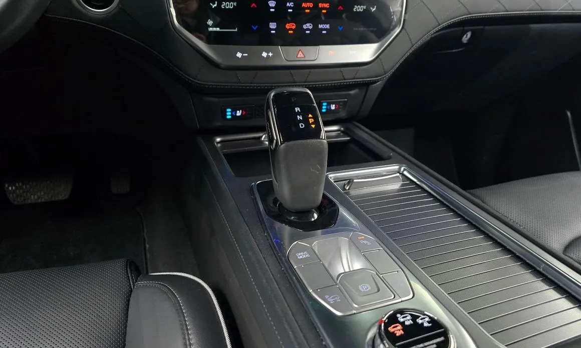 KG Mobility (Ssangyong) Rexton — фото 4