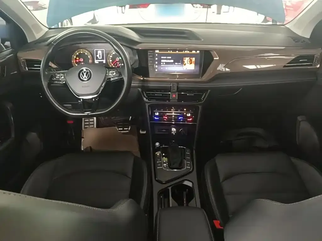 Volkswagen Tharu — фото 2