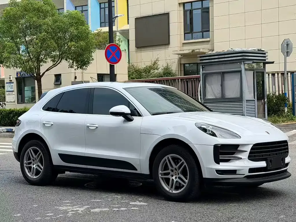 Porsche Macan — фото 1