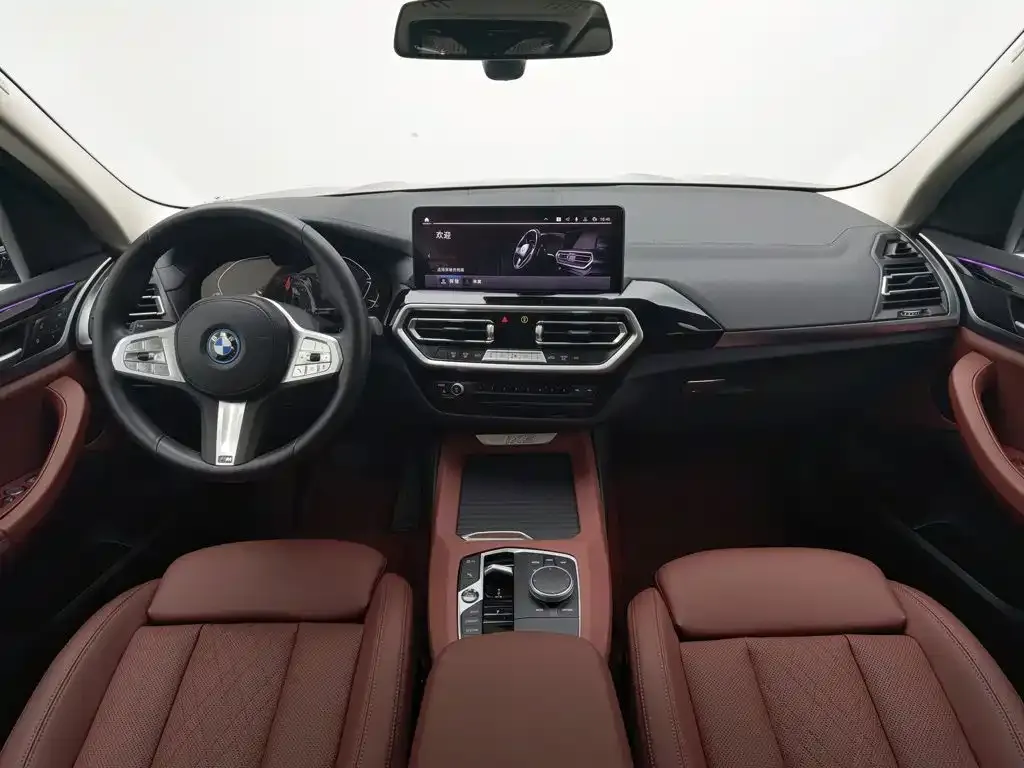 BMW iX3 — фото 9