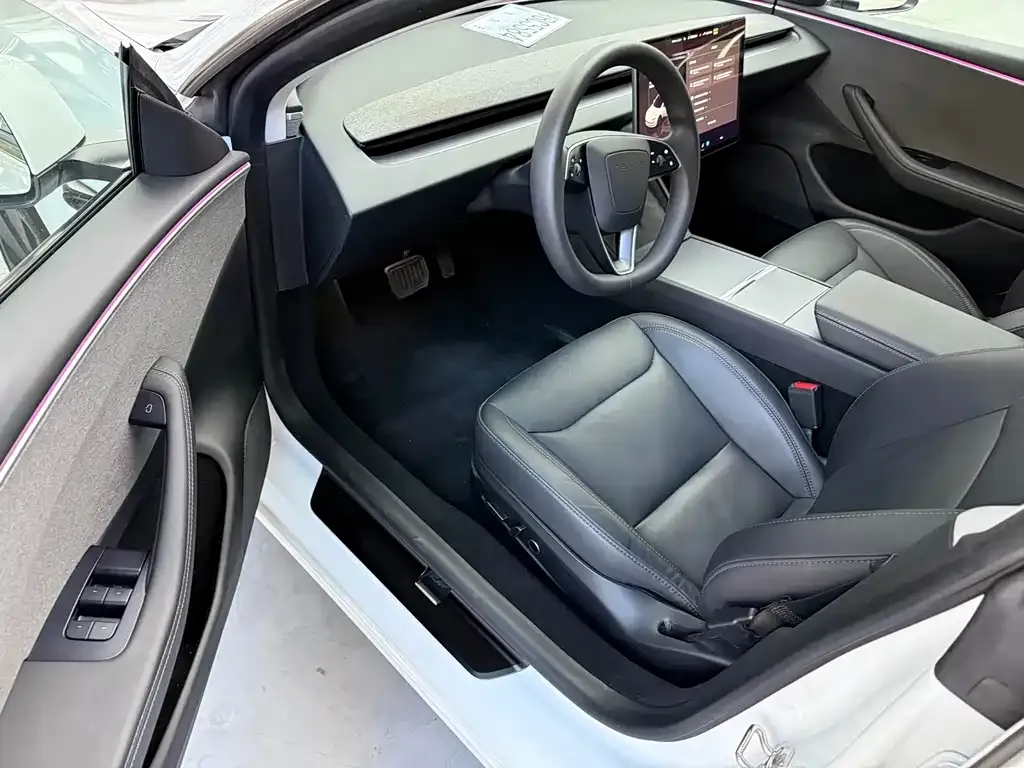 Tesla Model 3 — фото 2