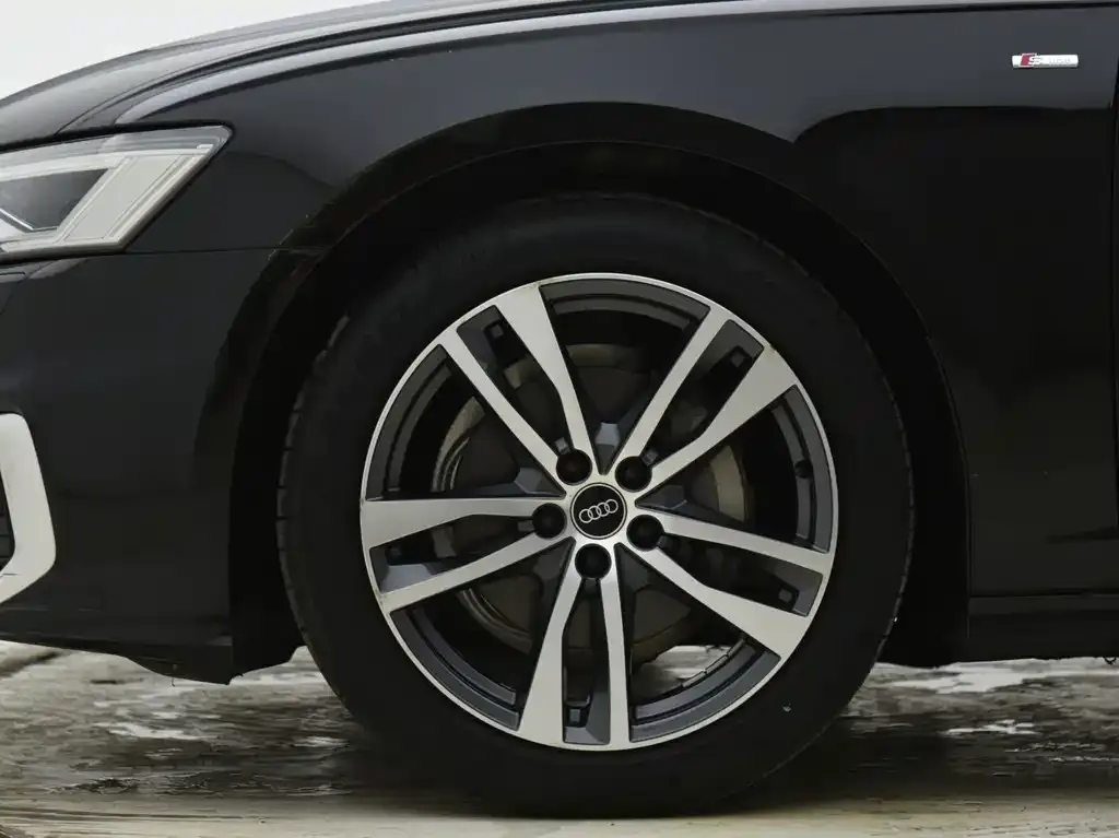 Audi A6L — фото 10
