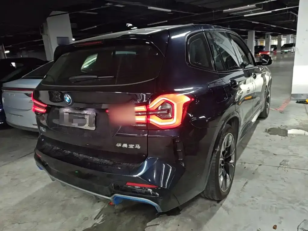 BMW iX3 — фото 4