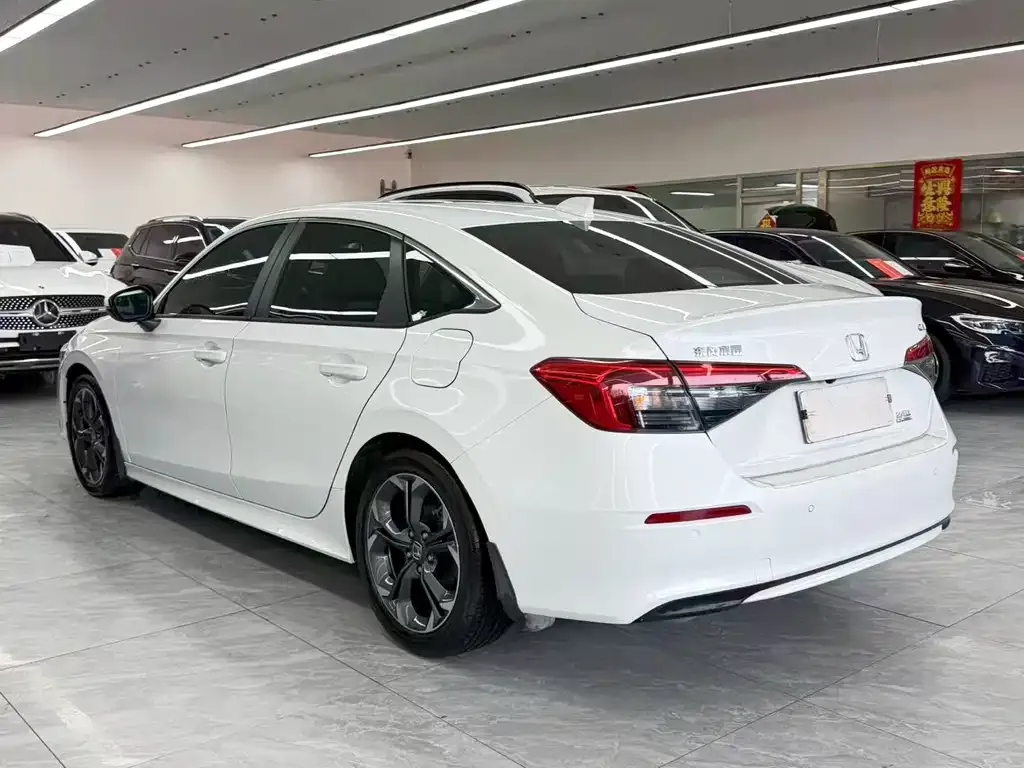 Honda Civic — фото 10