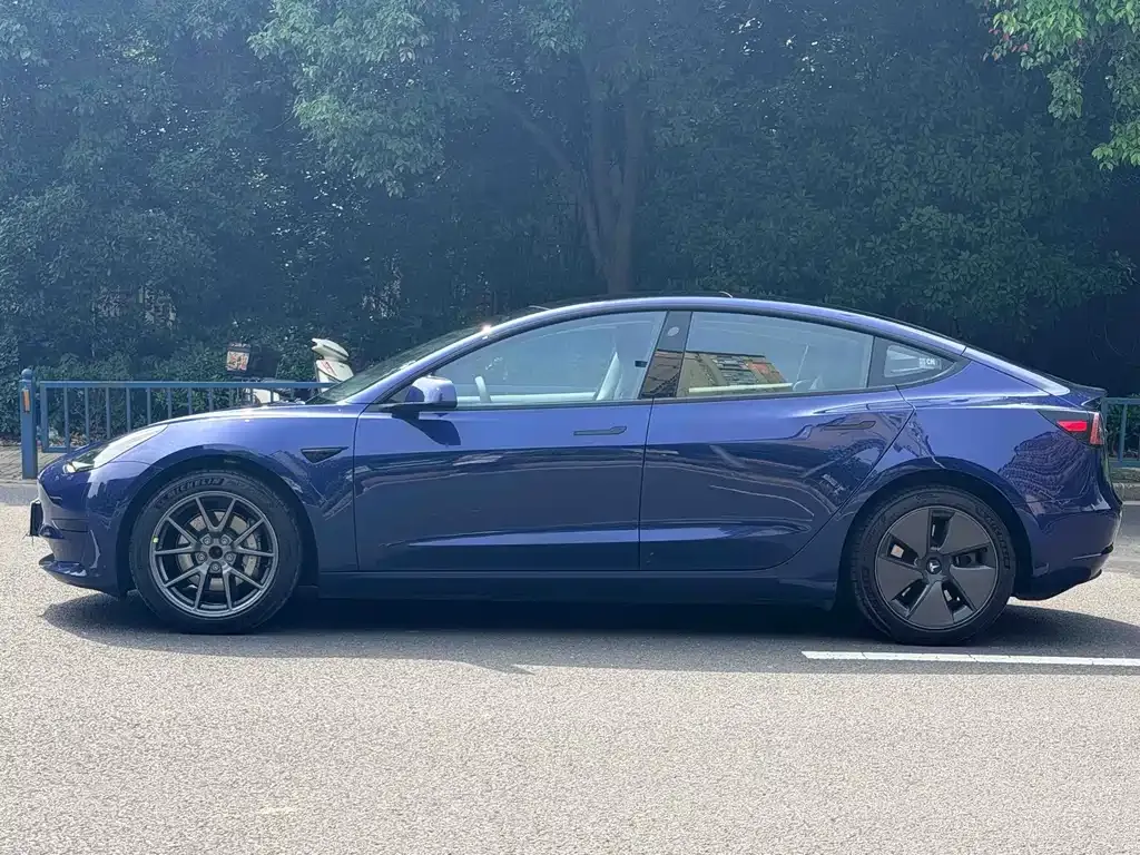 Tesla Model 3 — фото 5