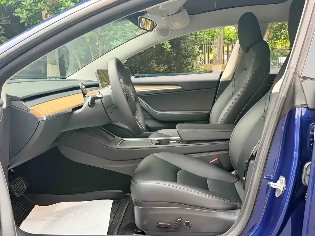 Tesla Model 3 — фото 8