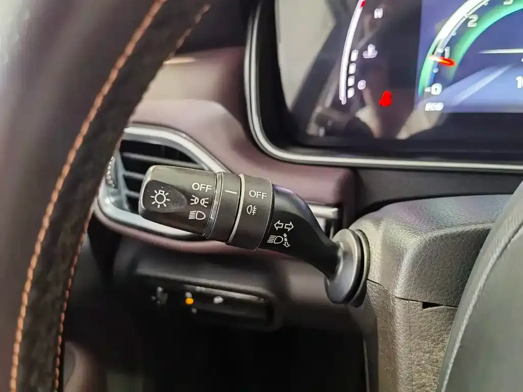 GAC Motor Trumpchi M6 — фото 3