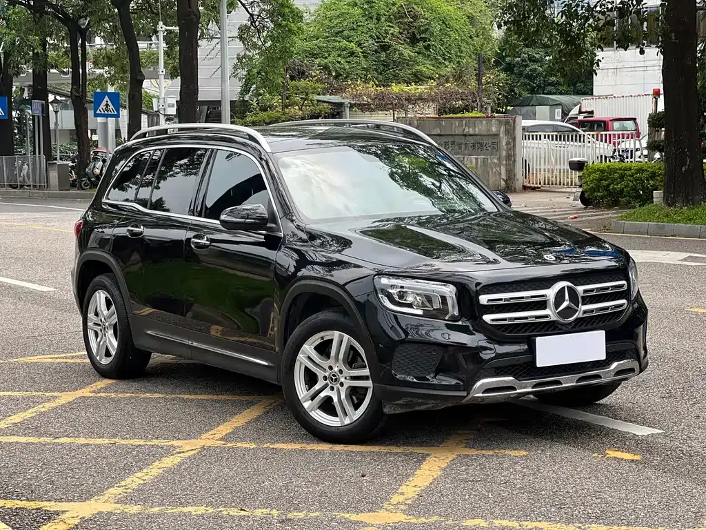 Mercedes-Benz GLB — фото 10