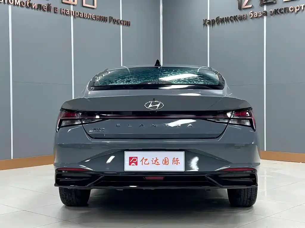 Hyundai Elantra — фото 8