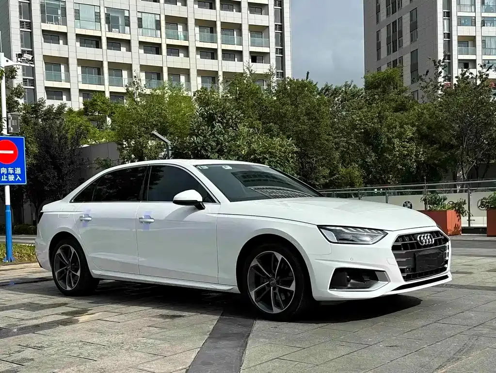 Audi A4L — фото 5