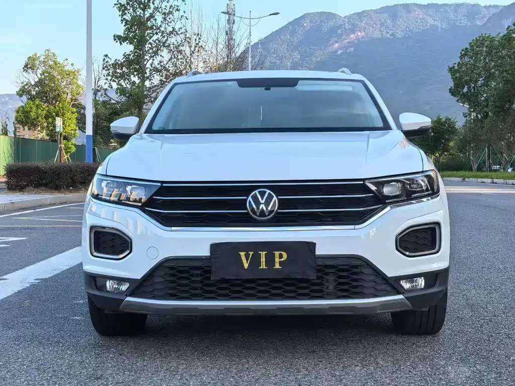 Volkswagen T-Roc — фото 9