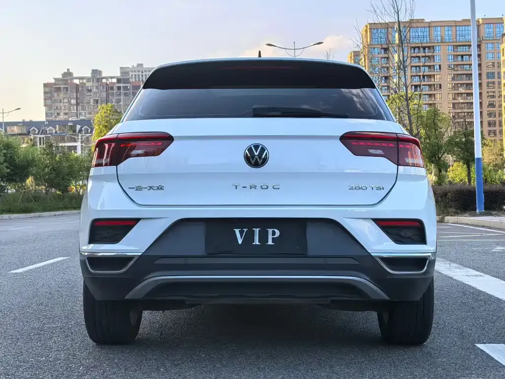 Volkswagen T-Roc — фото 6
