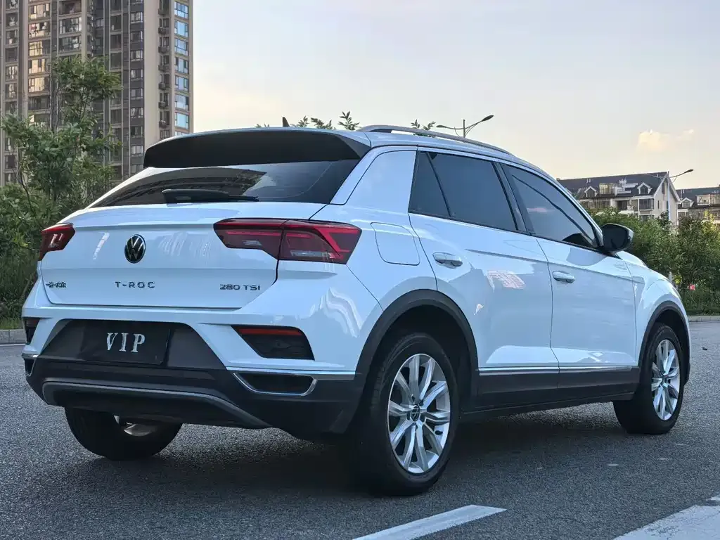 Volkswagen T-Roc — фото 4