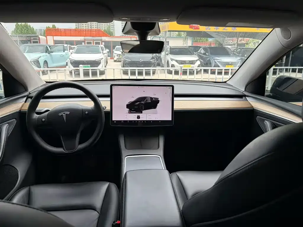 Tesla Model Y — фото 4