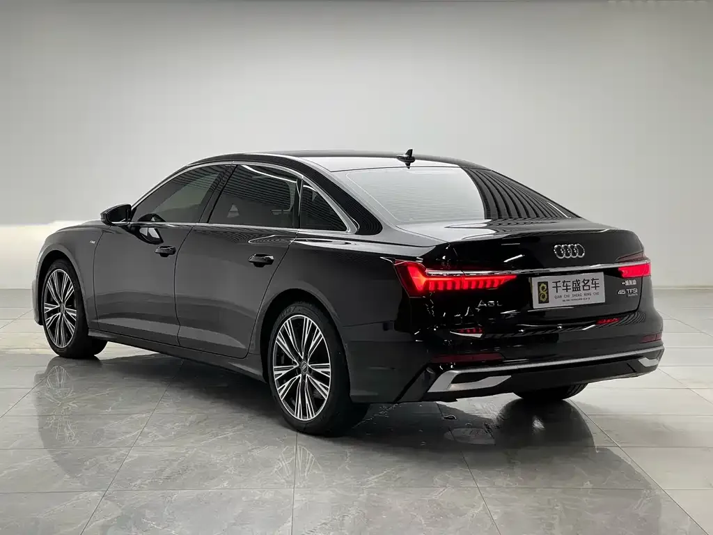 Audi A6L — фото 10
