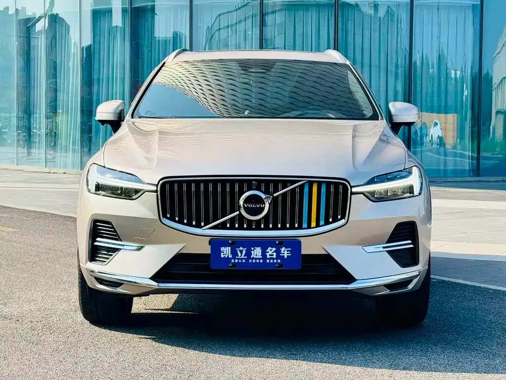 Volvo XC60 — фото 2