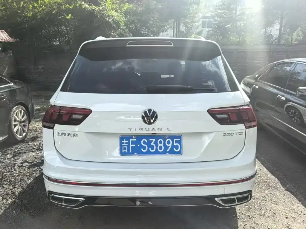 Volkswagen Tiguan L — фото 7