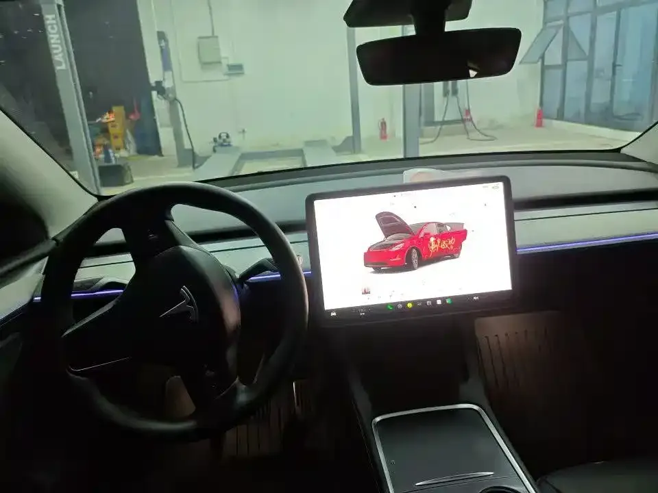 Tesla Model Y — фото 4