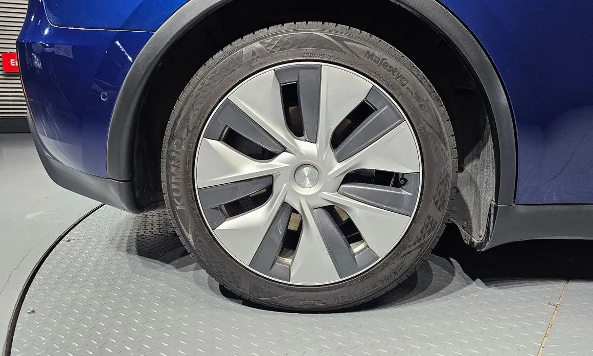 Tesla Model Y — фото 7