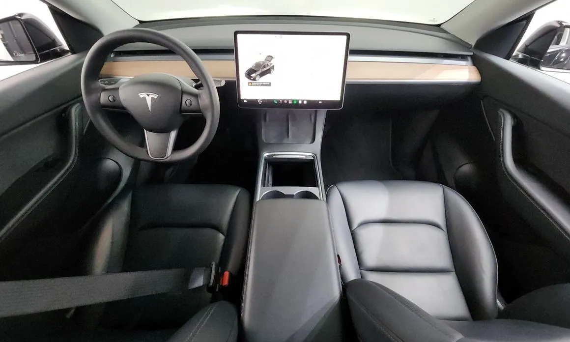Tesla Model Y — фото 4