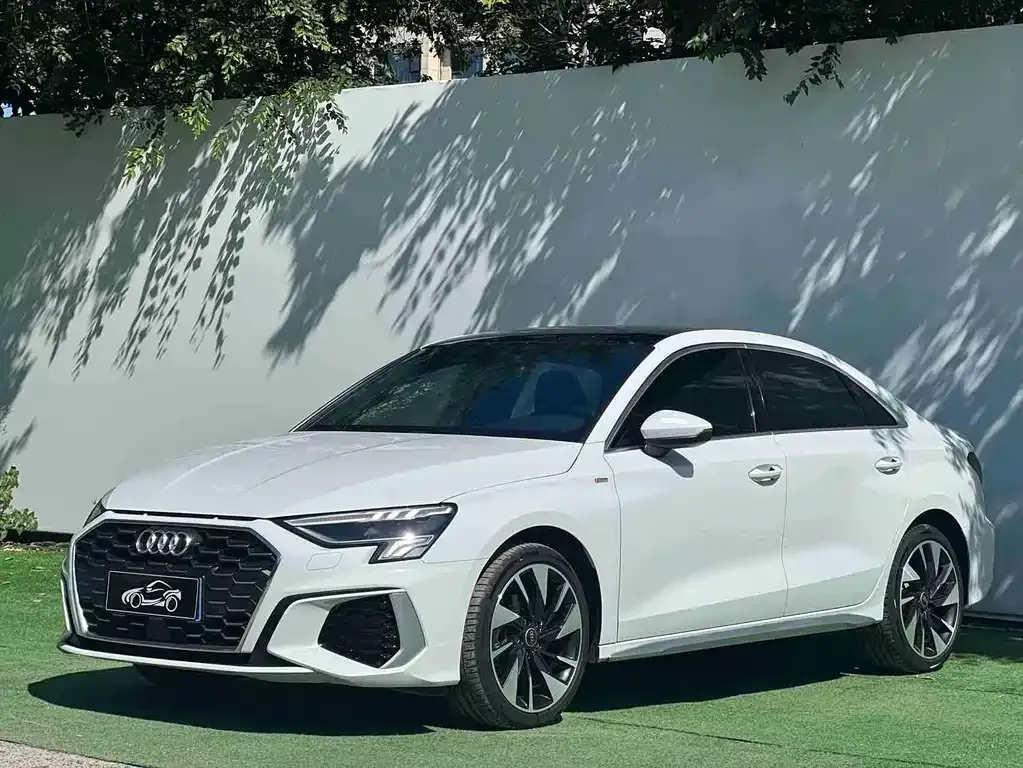 Audi A3 — фото 1