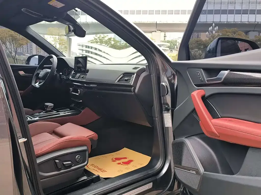 Audi Q5L Sportback — фото 6