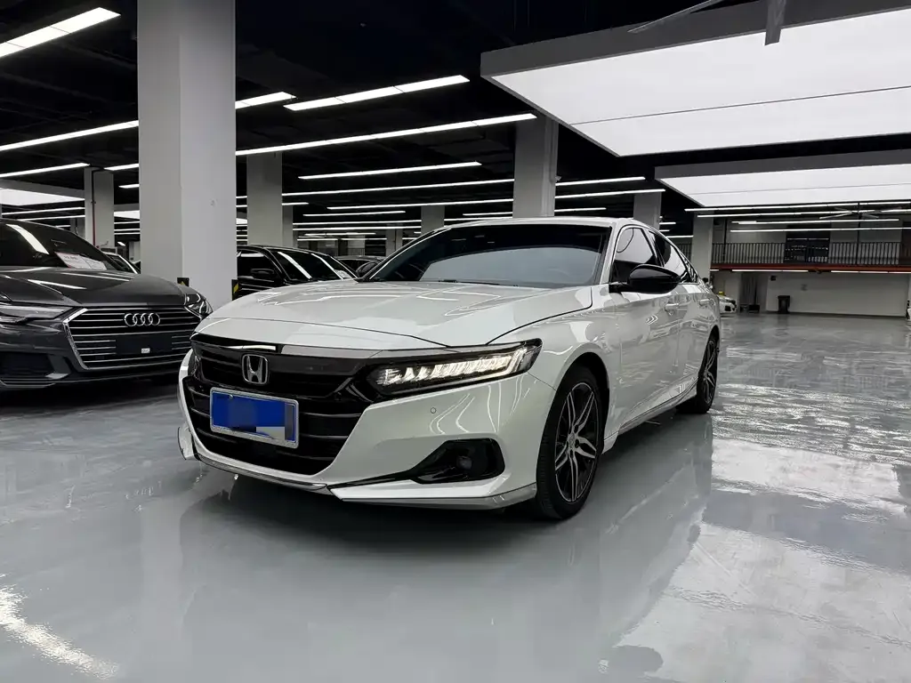 Honda Accord — фото 1
