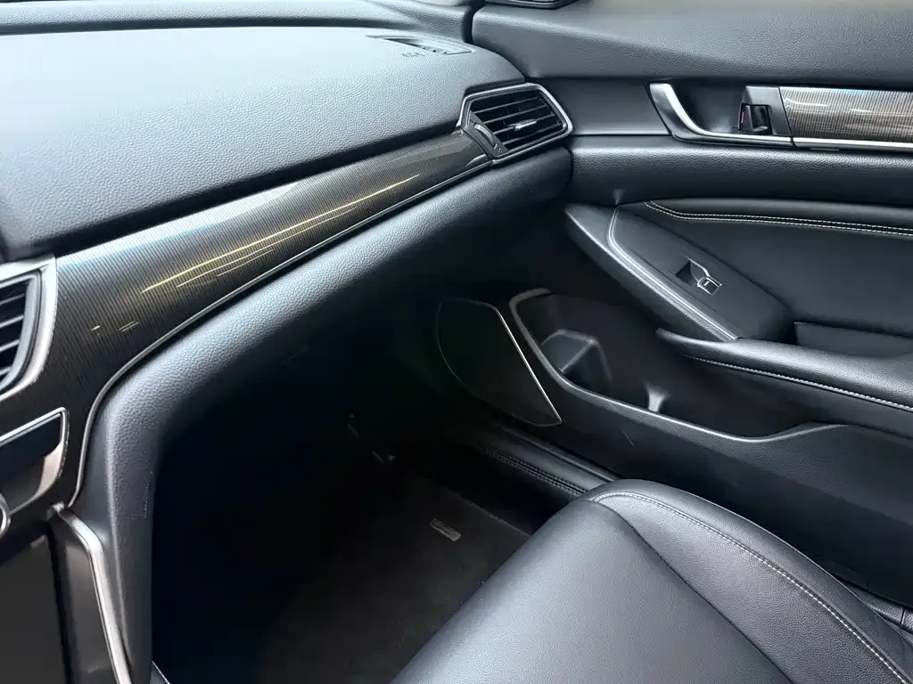 Honda Accord — фото 7