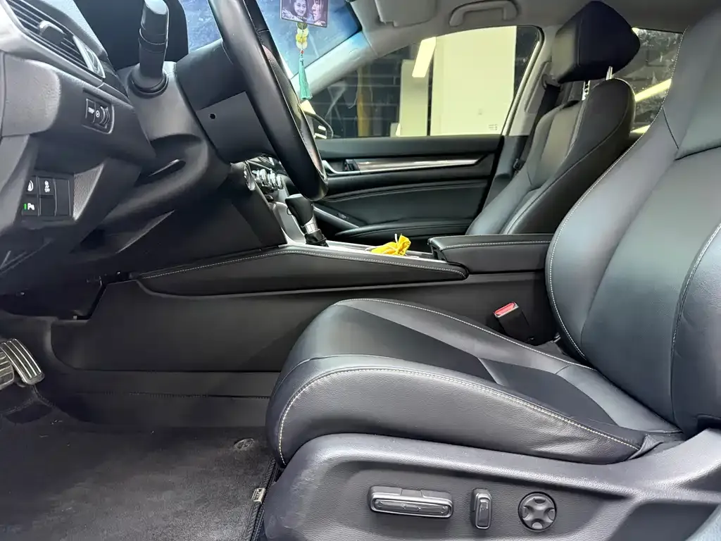 Honda Accord — фото 6