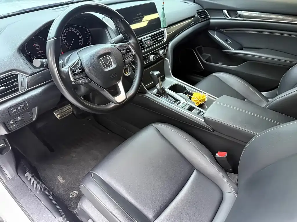 Honda Accord — фото 8
