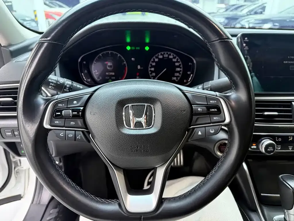 Honda Accord — фото 9