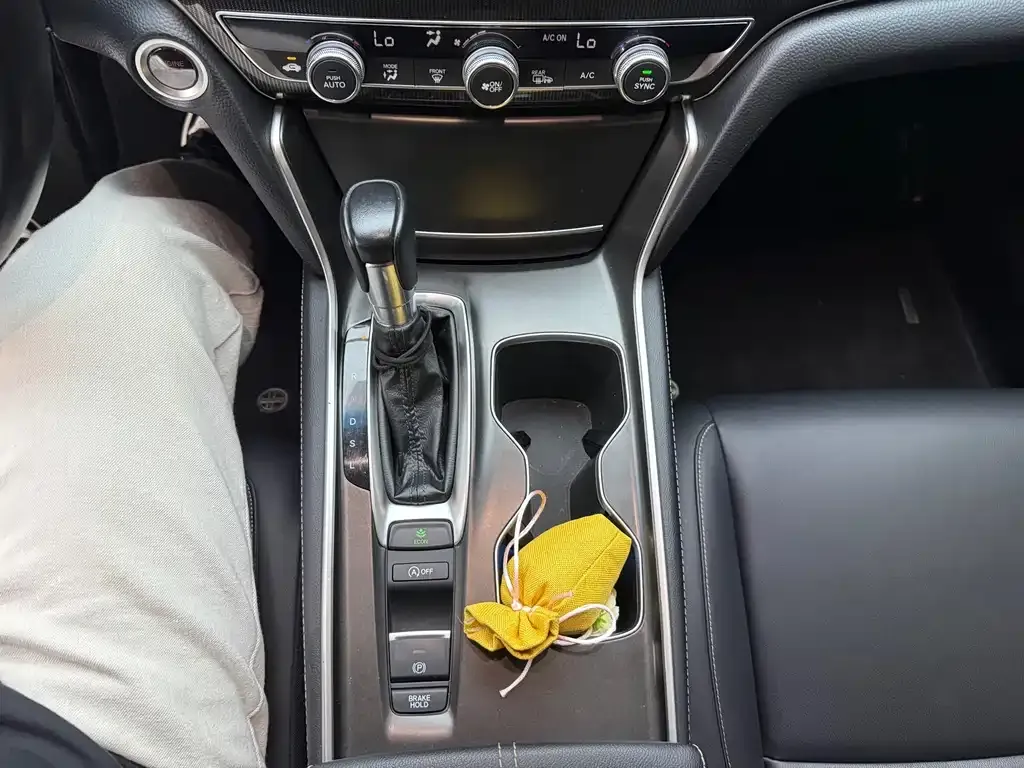 Honda Accord — фото 5