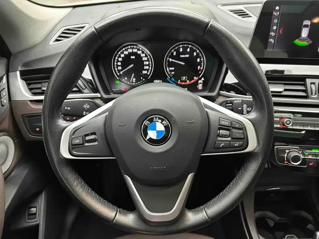 BMW X1 — фото 9
