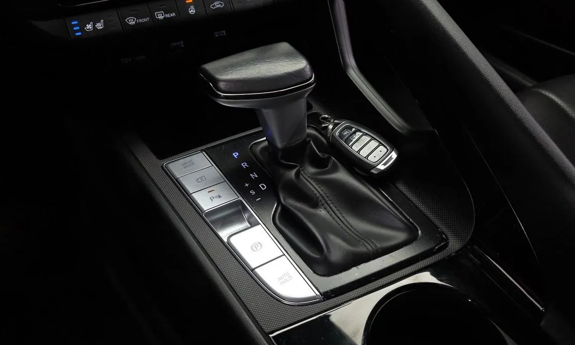 Hyundai AVANTE — фото 3