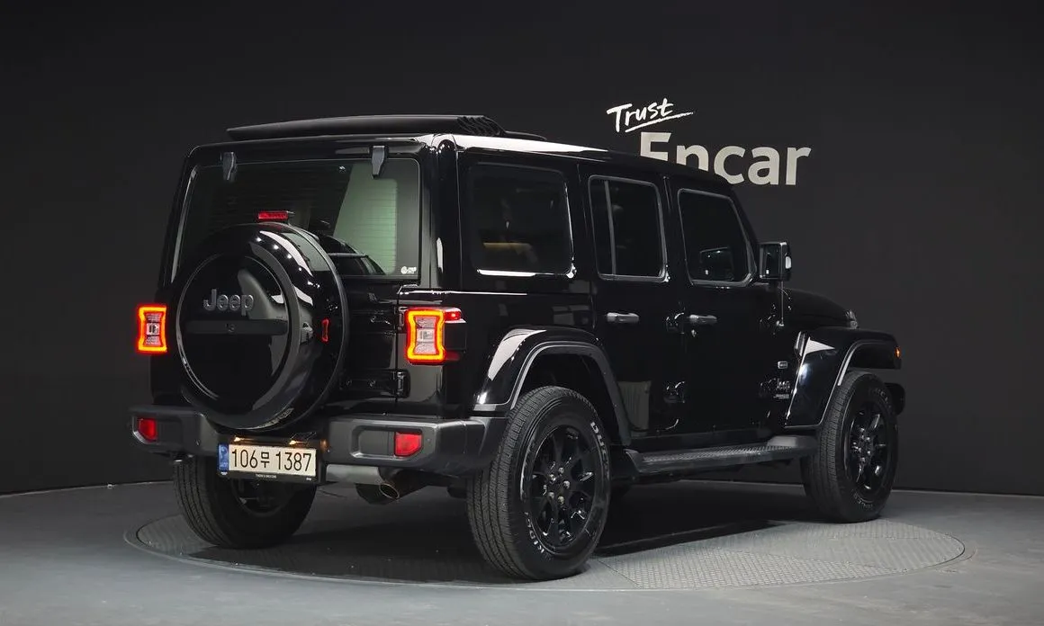 Jeep Wrangler — фото 10