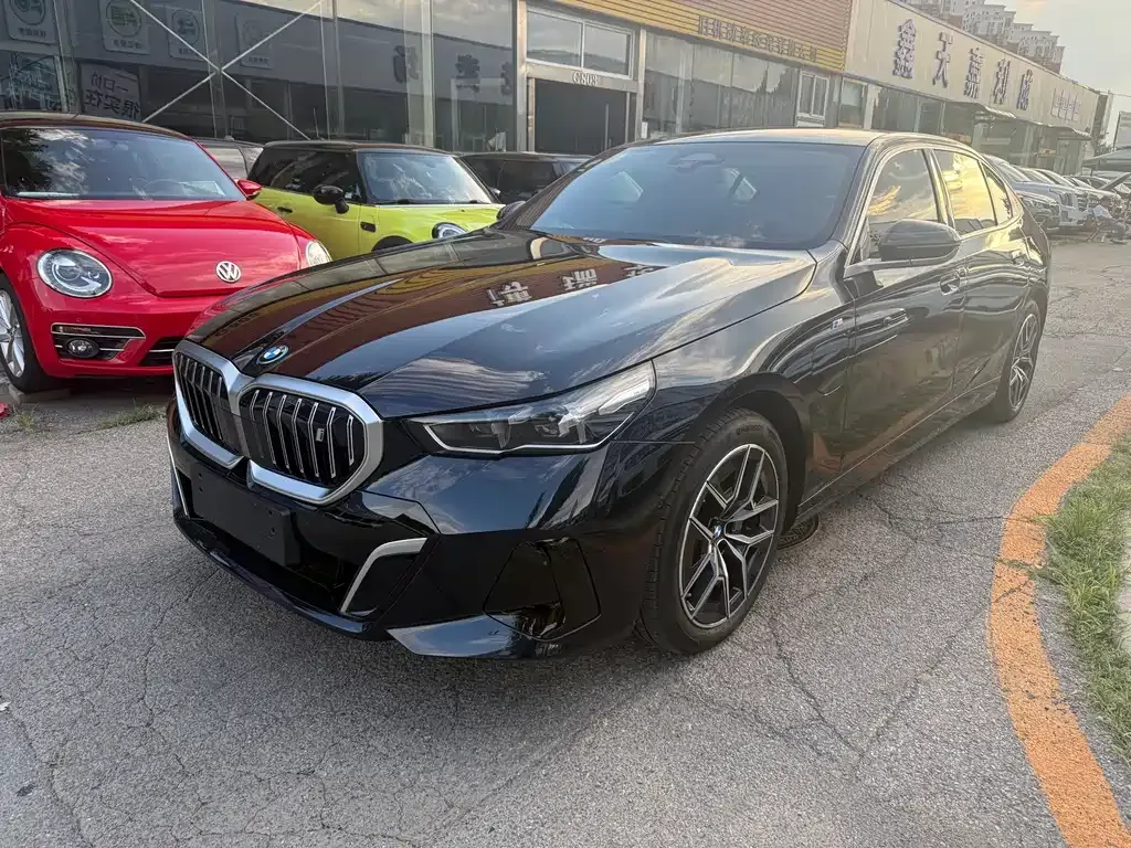 BMW i5 — фото 1