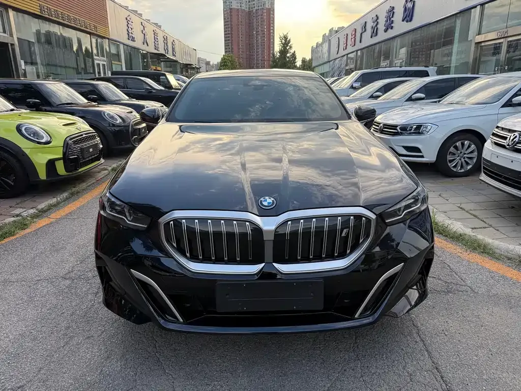 BMW i5 — фото 6