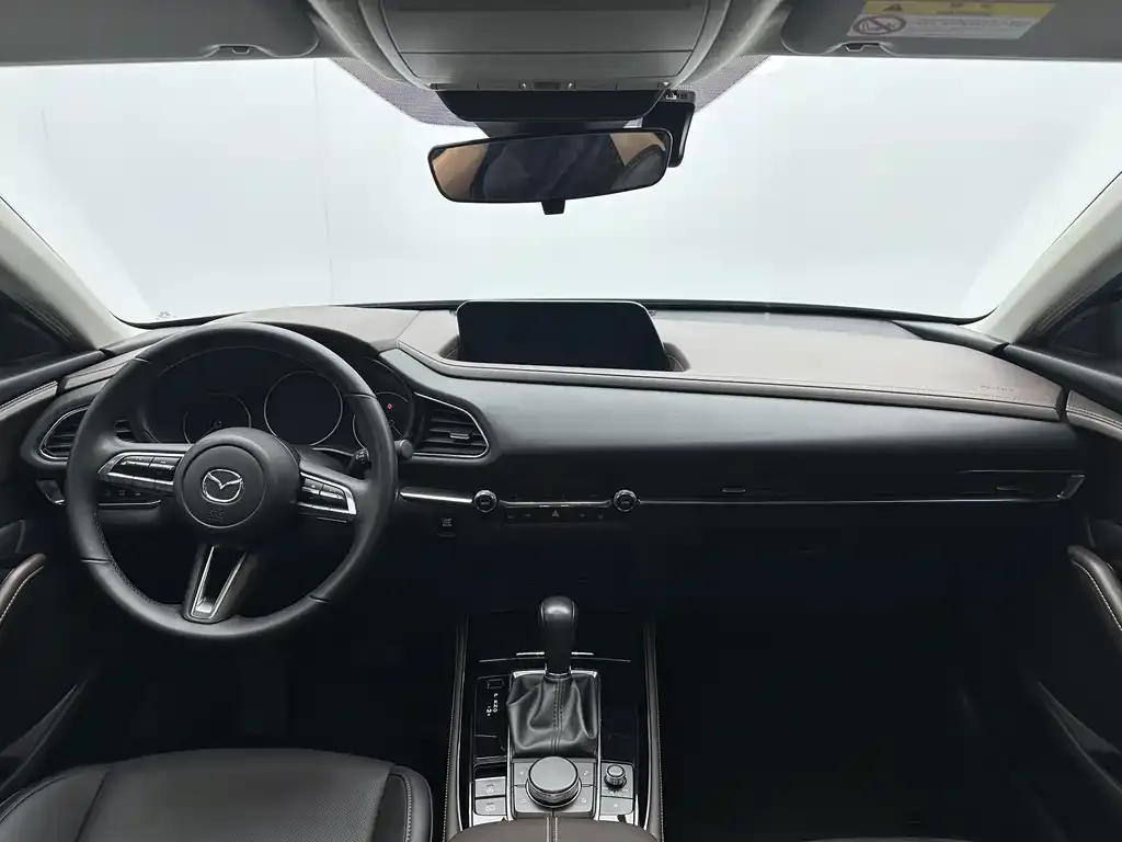 Mazda CX-30 — фото 10