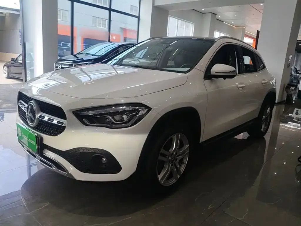 Mercedes-Benz GLA — фото 1