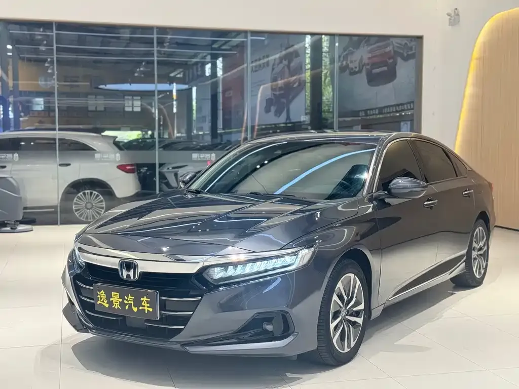 Honda Accord — фото 1