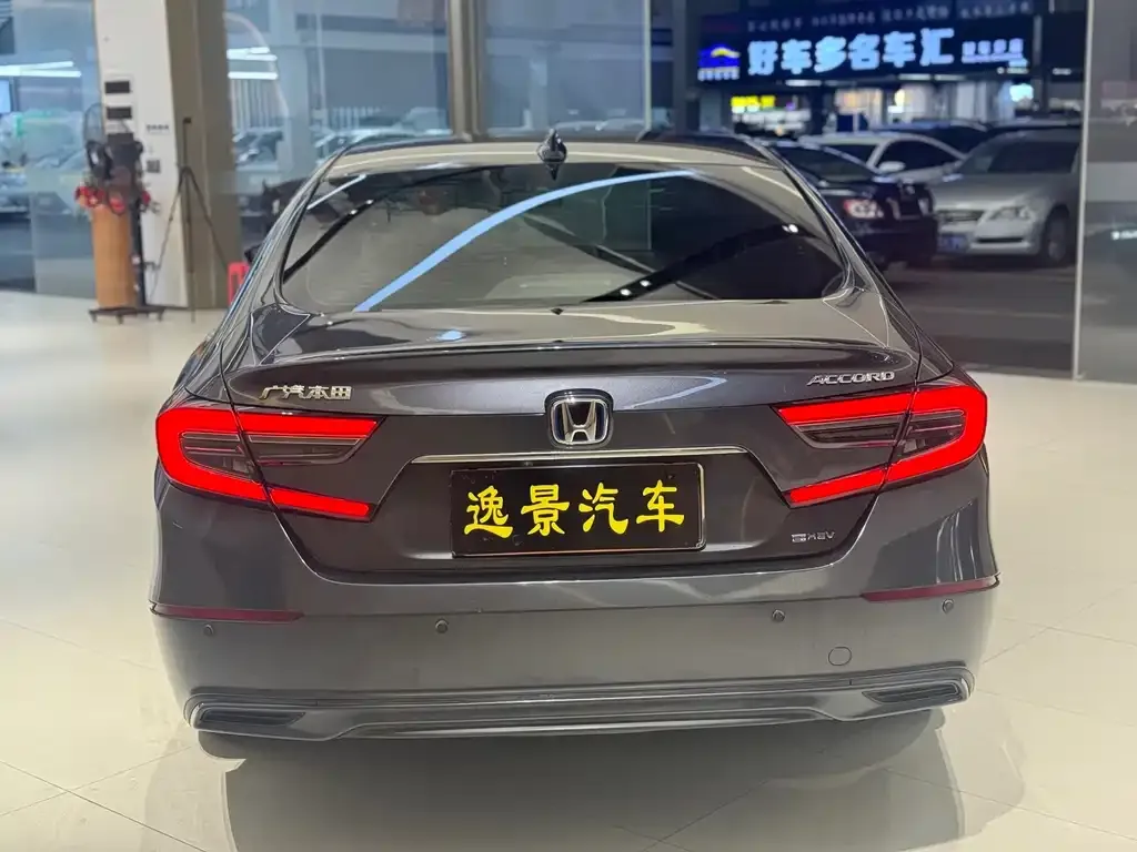 Honda Accord — фото 10