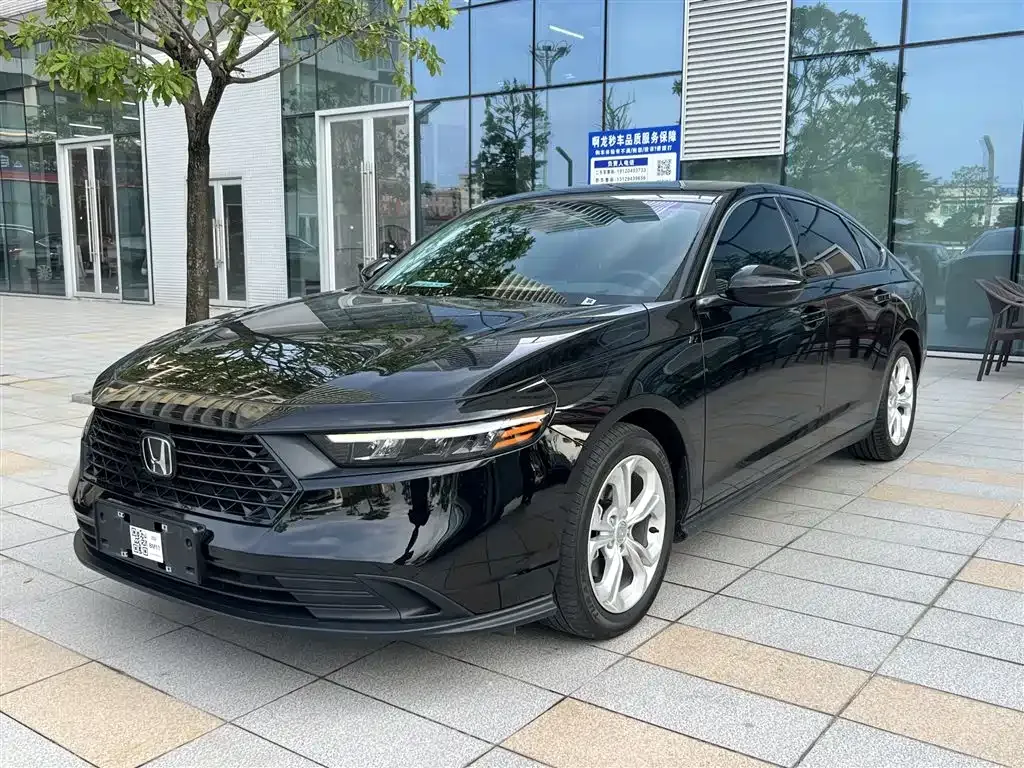 Honda Accord — фото 1