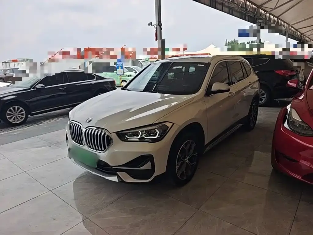 BMW X1 — фото 1
