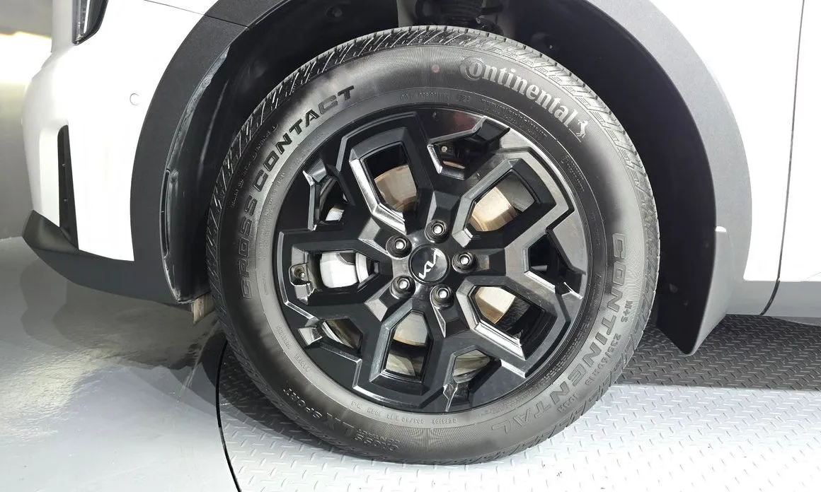 Kia Sorento — фото 9