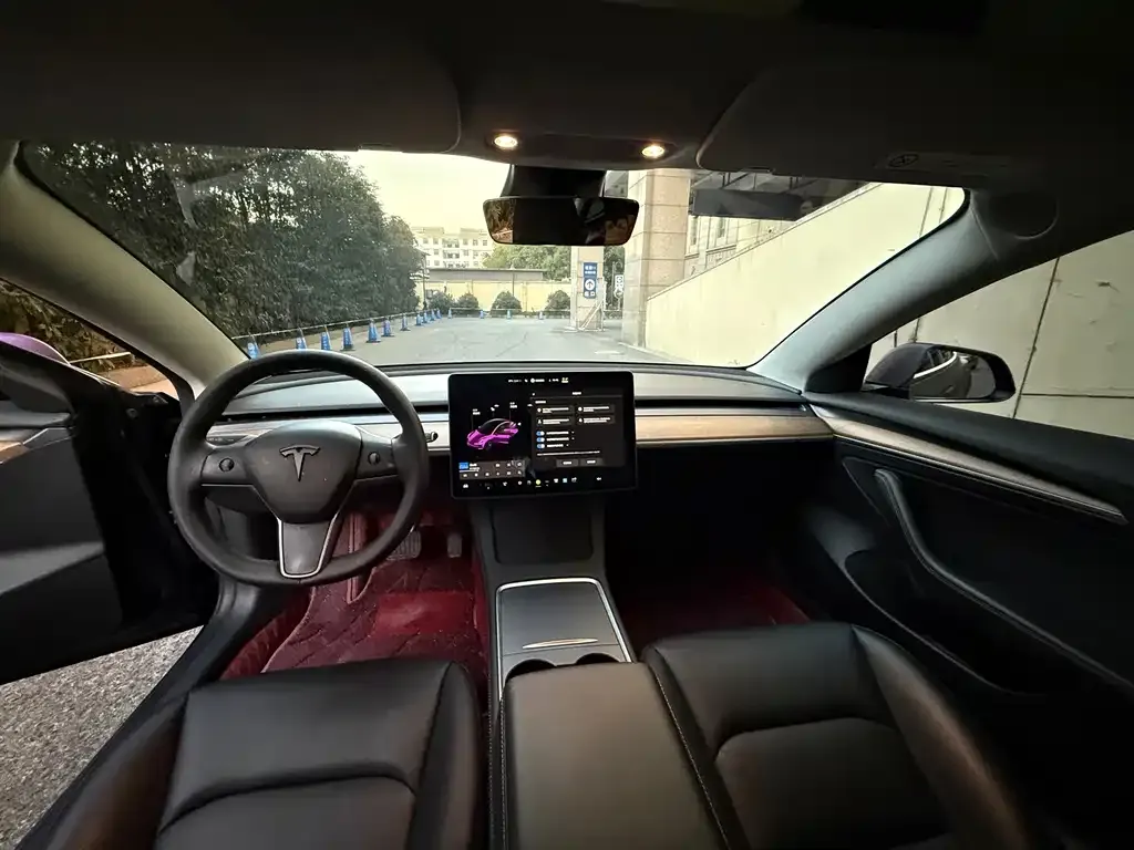 Tesla Model 3 — фото 3