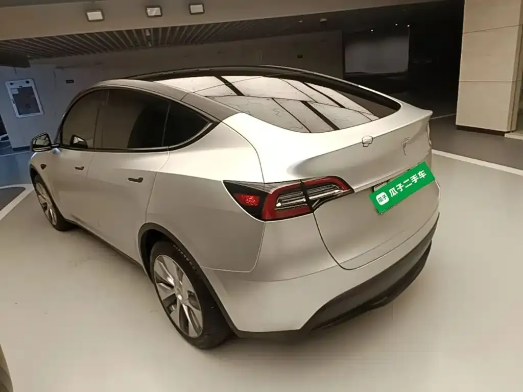 Tesla Model Y — фото 7
