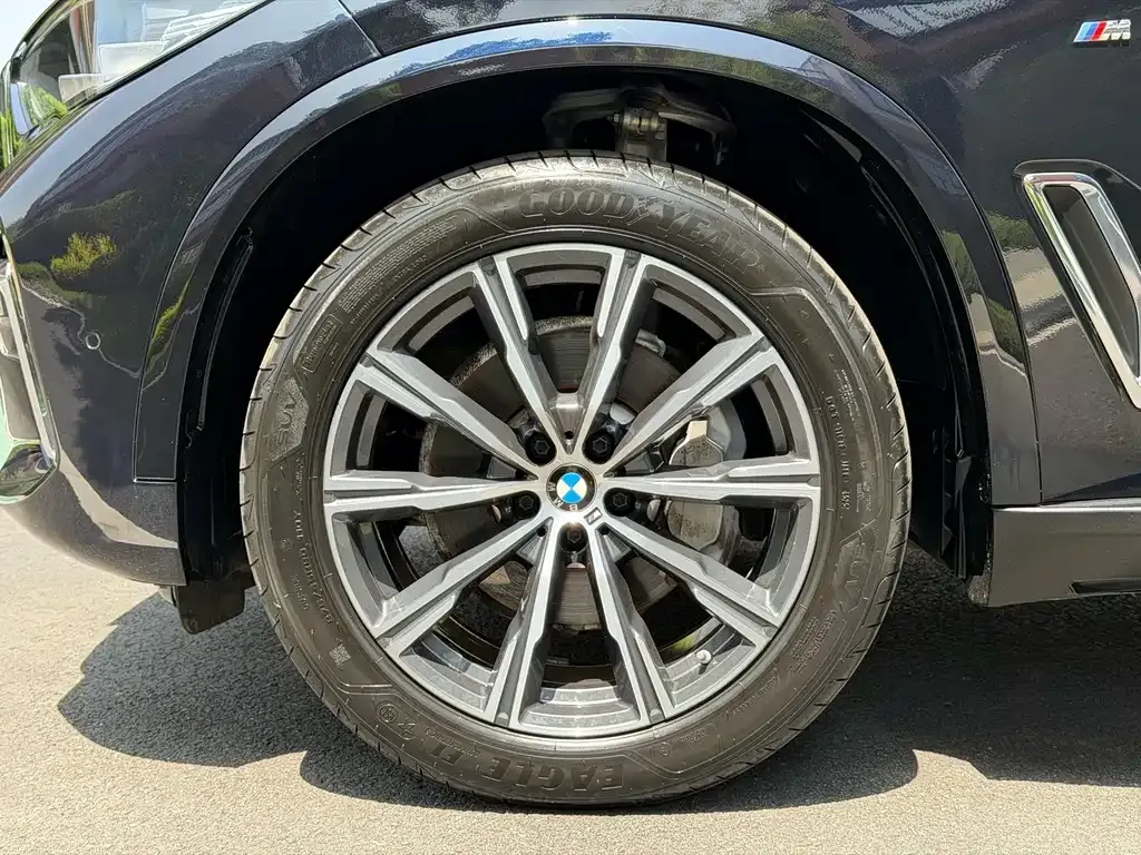 BMW X5 — фото 9