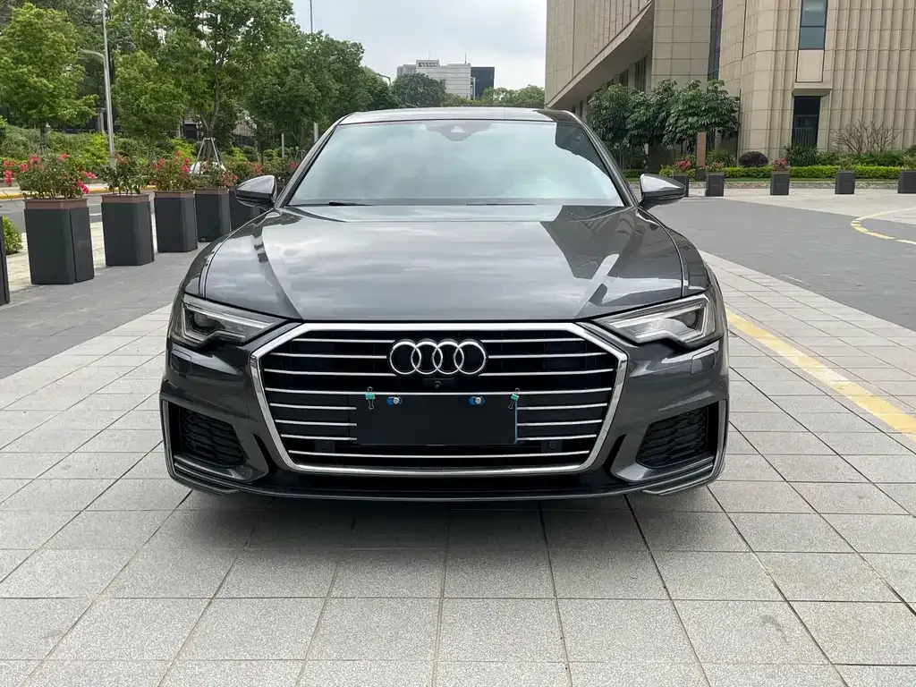 Audi A6L — фото 9