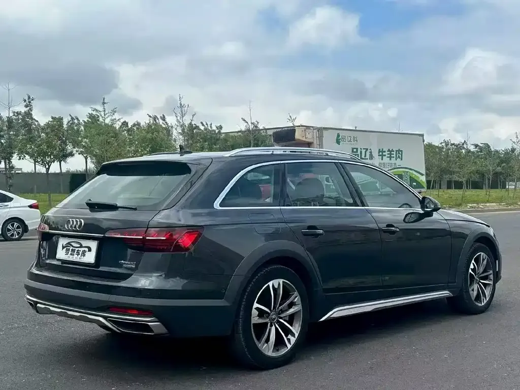 Audi A4 (Import) — фото 7