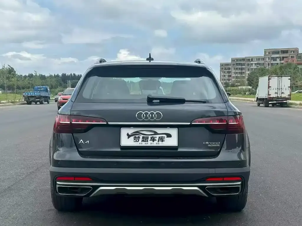 Audi A4 (Import) — фото 2